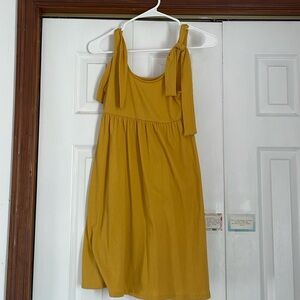 Wild Fable XS yellow dress. Ties at shoulders.